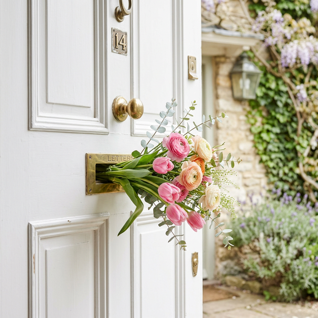 Bloom & Wild Blumen durch Briefkastenschlitz